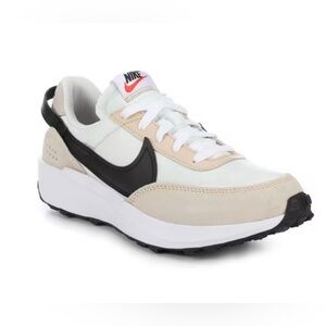 WOMEN'S NIKE WAFFLE DEBUT SNEAKERS